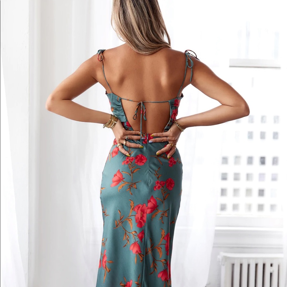 BRAND NEW! Hello Molly size small midi dress